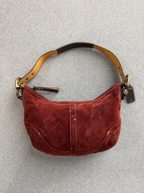 Coach 9509 Burgundy Red Suede Leather
Soho Hobo Vintage Bag